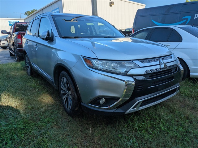 2020 Mitsubishi Outlander photo 3