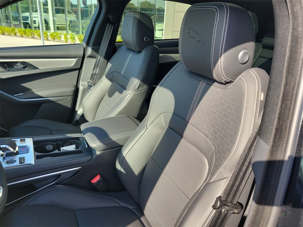 2026 Jaguar F-PACE P250 R-Dynamic S photo 24