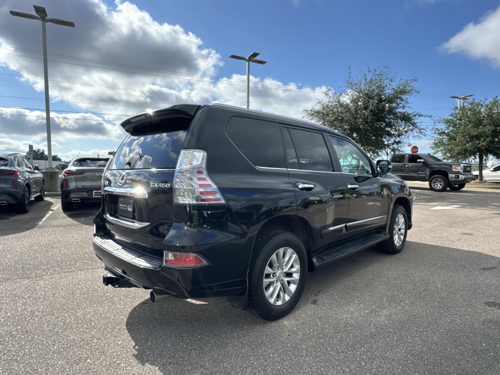 2017 Lexus GX 460 photo 2