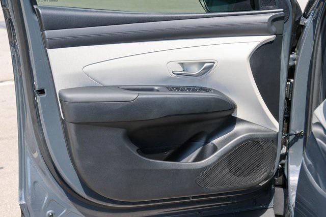 New 2025 Gray Hyundai SEL Convenience FWD image 8