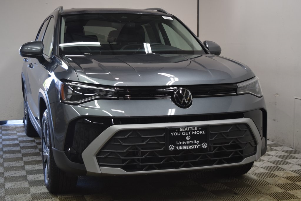 2025 Volkswagen Taos SE's photo