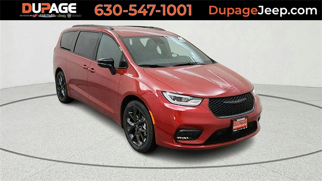 2026 Chrysler Pacifica Select's photo