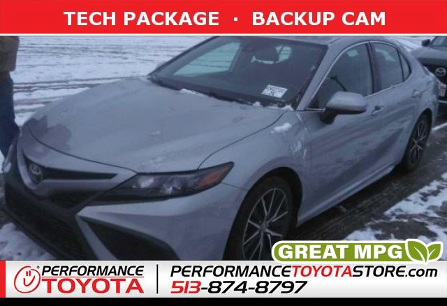 2021 Toyota Camry SE's photo
