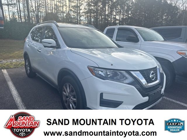 2017 Nissan Rogue SV's photo