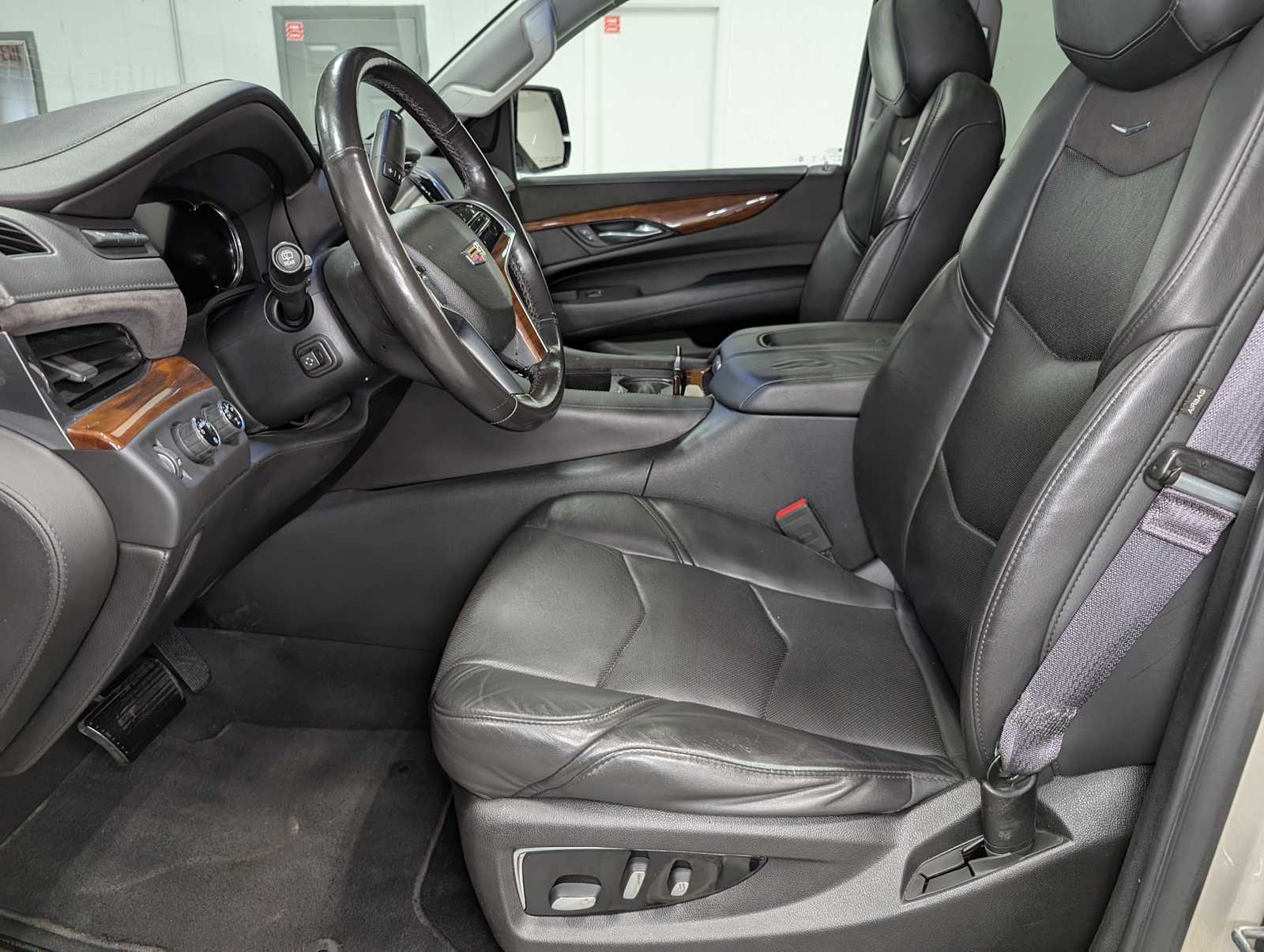 2016 Cadillac Escalade ESV Premium photo 4