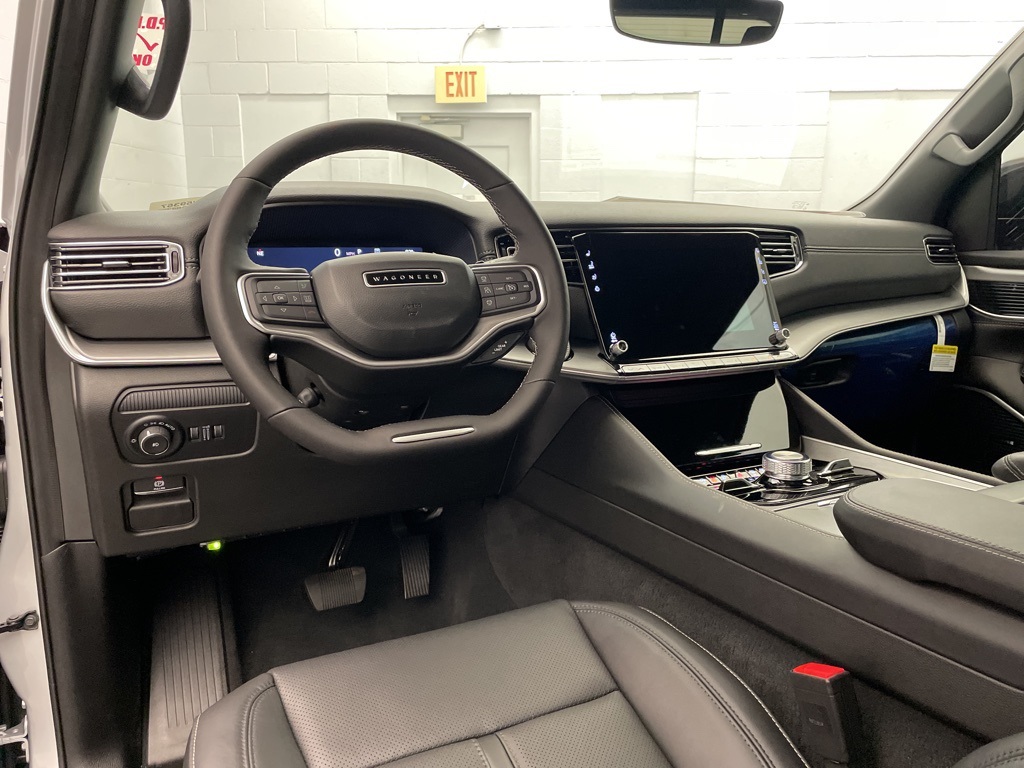 2025 Jeep Wagoneer L Series II photo 9