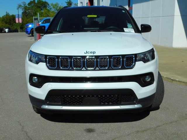 2023 Jeep Compass Limited photo 2