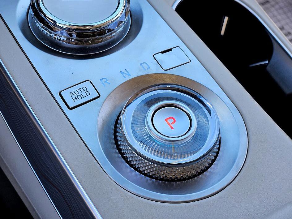 2023 Genesis GV70 2.5T photo 24