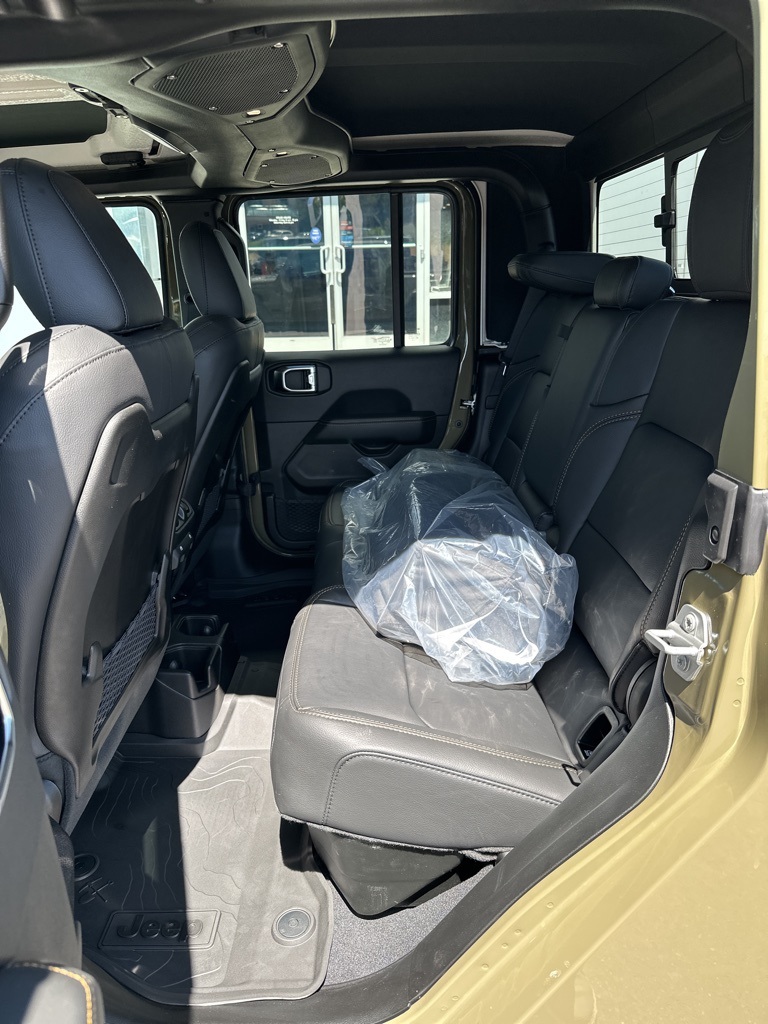 2025 Jeep Gladiator Sport photo 24