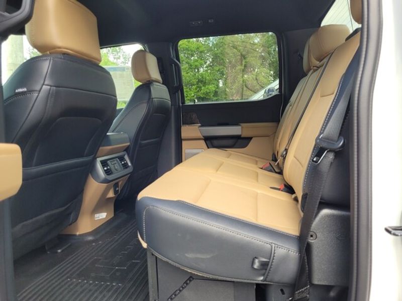 2025 Ford F-250 Lariat photo 6