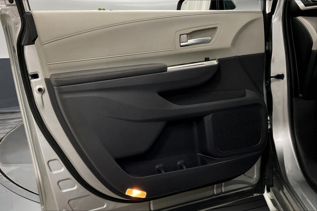 2021 Toyota Sienna XLE photo 22