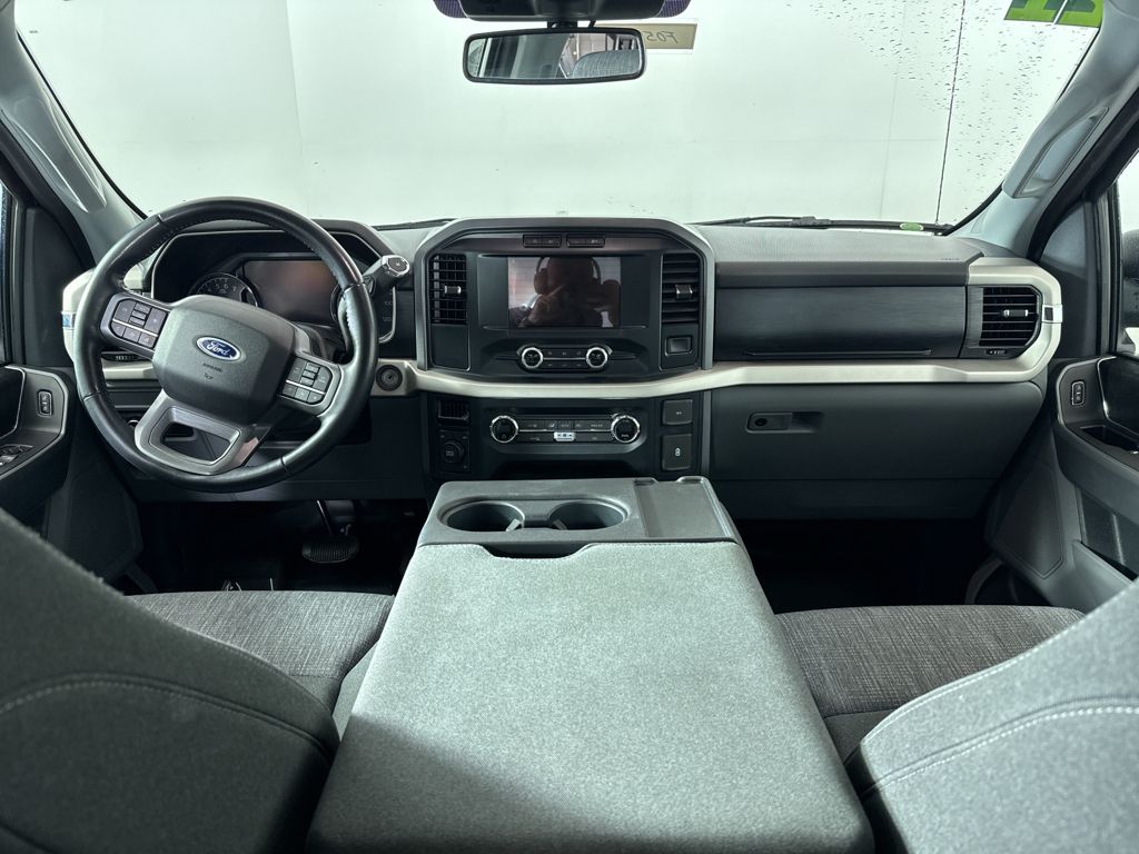 2021 Ford F-150 XLT photo 3