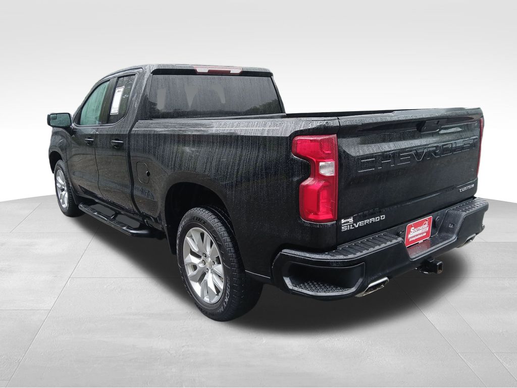 2019 Chevrolet Silverado 1500 Custom photo 2