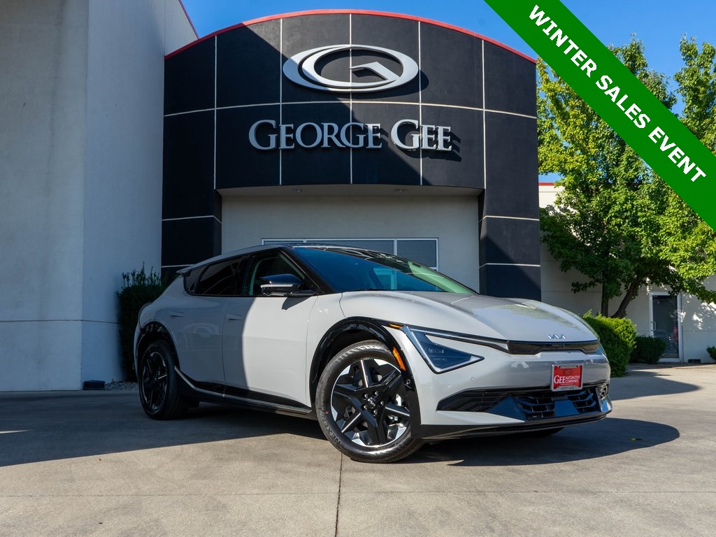 2025 Kia EV6 Wind's photo