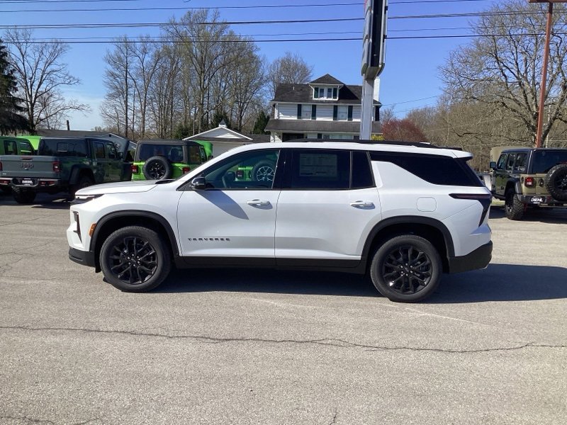 2025 Chevrolet Traverse photo 4