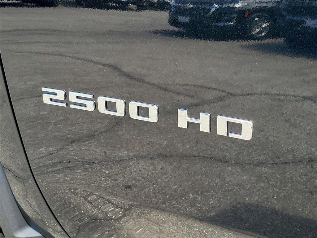 2023 Chevrolet Silverado 2500HD High Country photo 24