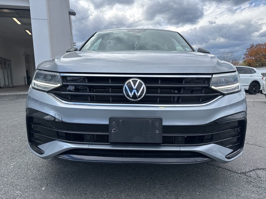 2022 Volkswagen Tiguan SE R-Line Black photo 2