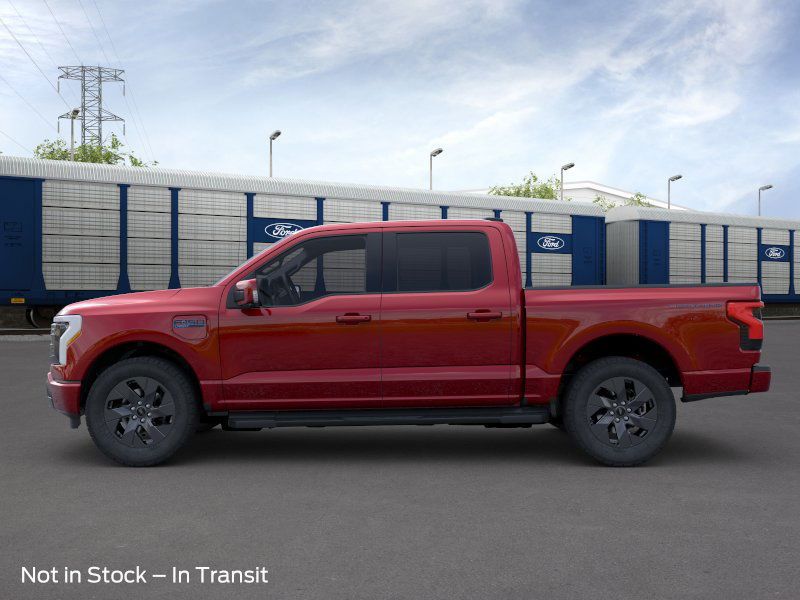 2025 Ford F-150 Lightning Lariat photo 3