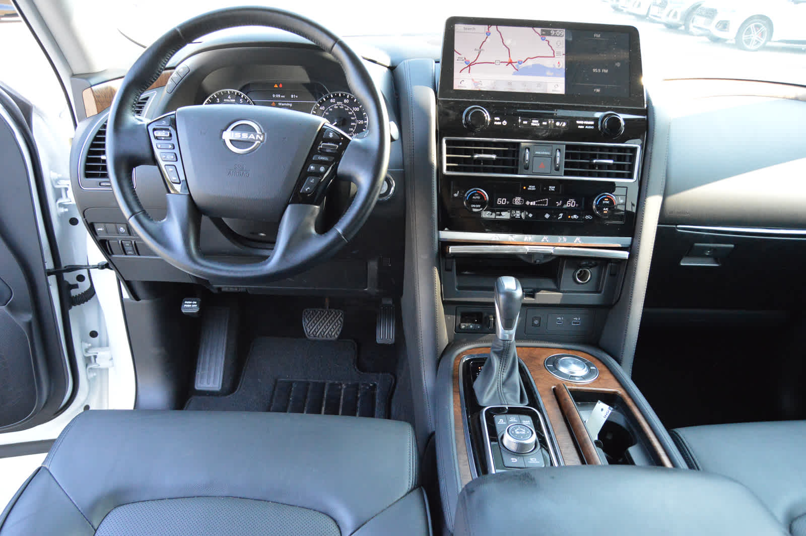 2024 Nissan Armada SL photo 16