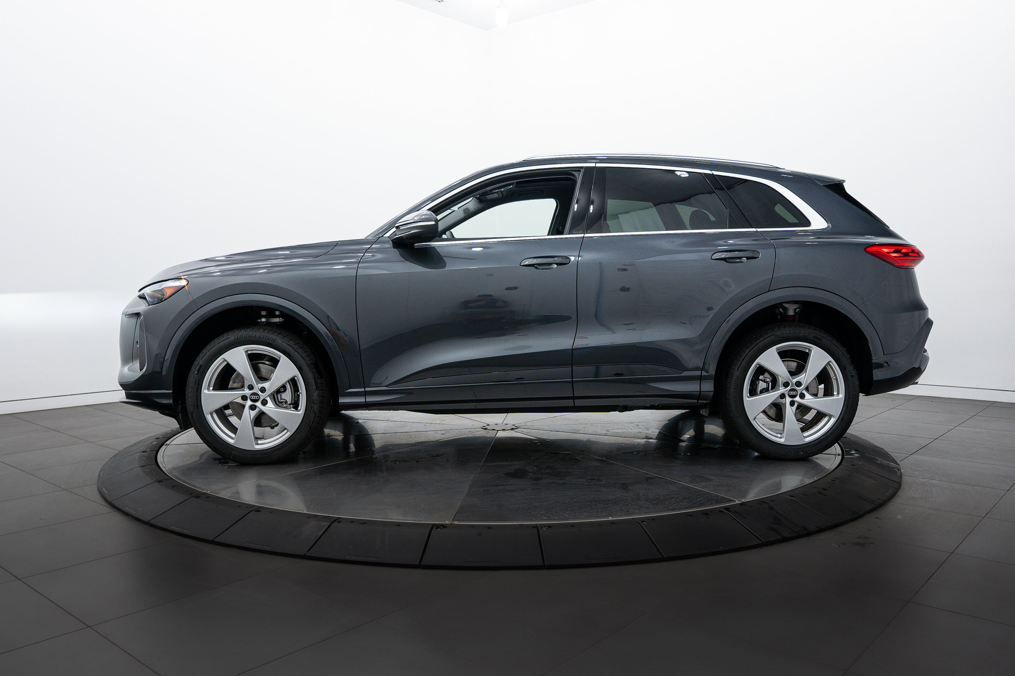 2025 Audi Q5 Premium Plus photo 5