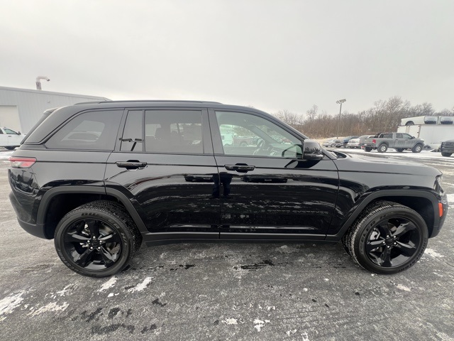 2025 Jeep Grand Cherokee Altitude X photo 2