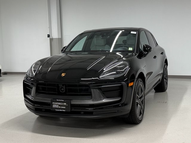 2025 Porsche Macan T's photo