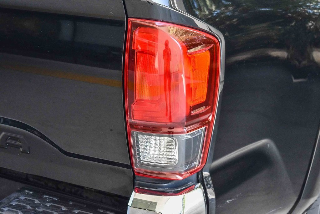 2023 Toyota Tacoma SR5 photo 7