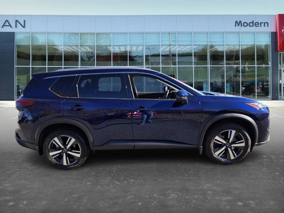 2024 Nissan Rogue SL photo 2