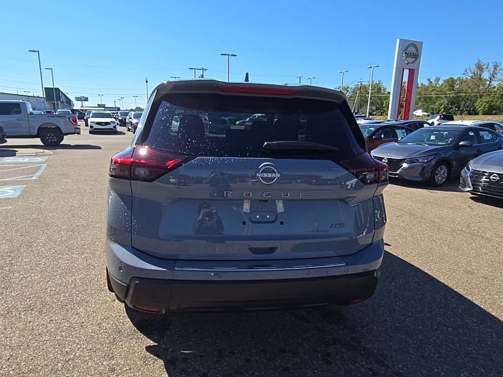 2026 Nissan Rogue SV photo 5