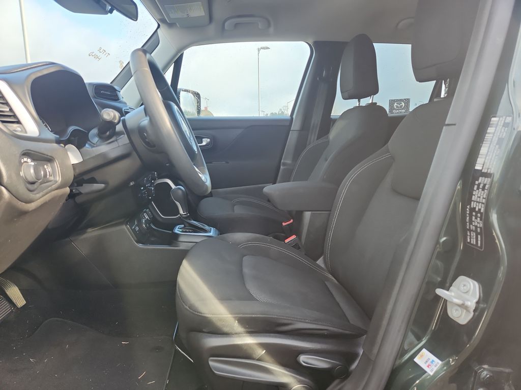 2021 Jeep Renegade Sport Jeepster photo 4