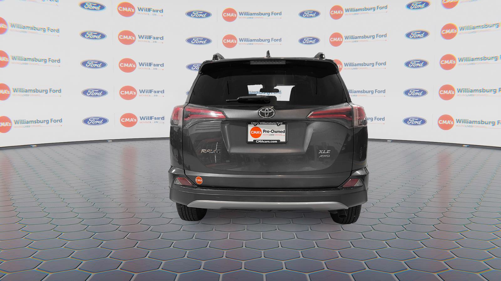 2017 Toyota RAV4 XLE photo 4