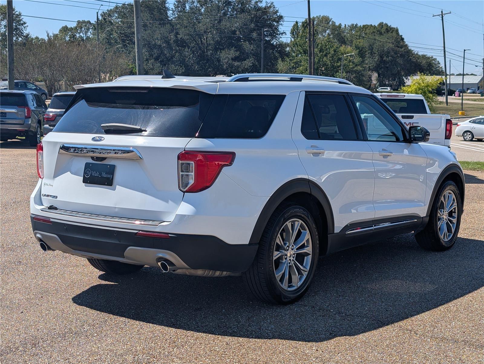 2022 Ford Explorer Limited photo 2