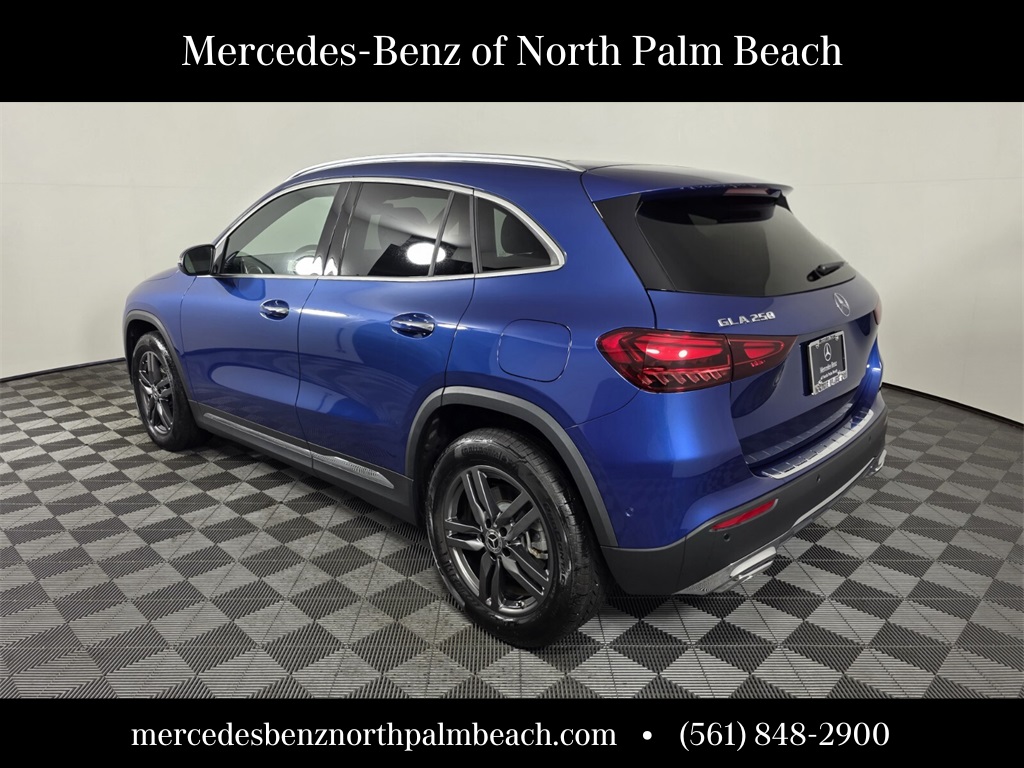 2025 Mercedes Benz GLA 250 photo 4