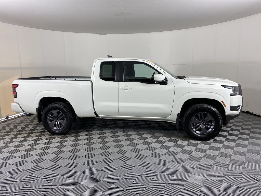2025 Nissan Frontier SV photo 6