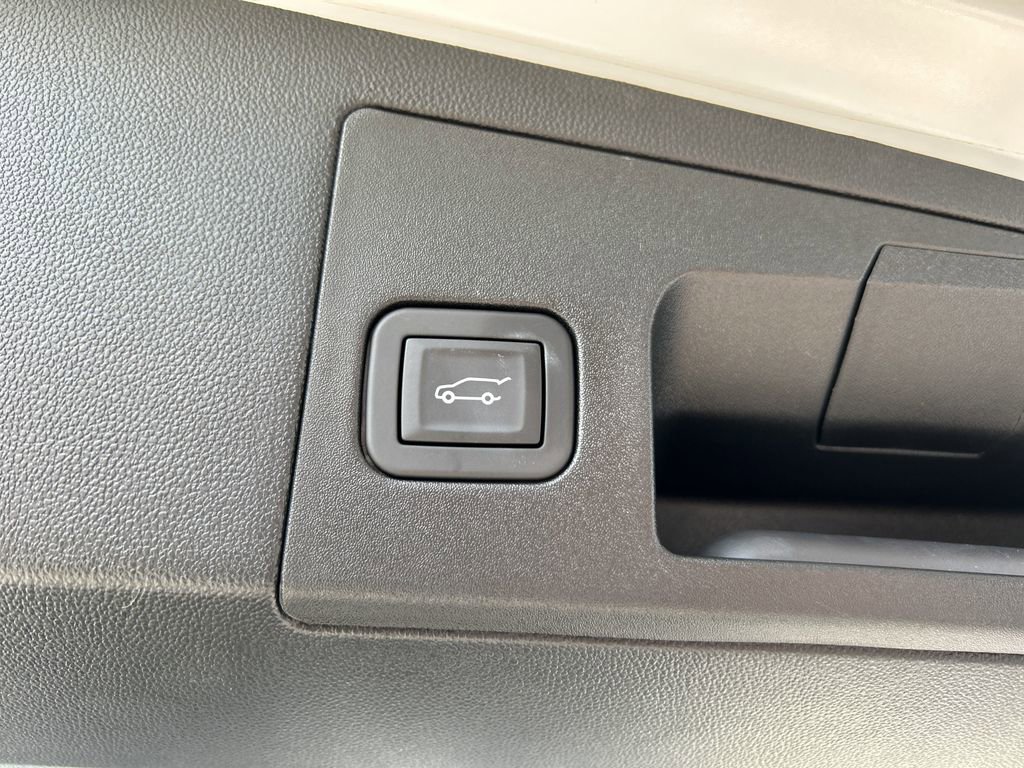 2025 Cadillac XT5 Sport photo 11