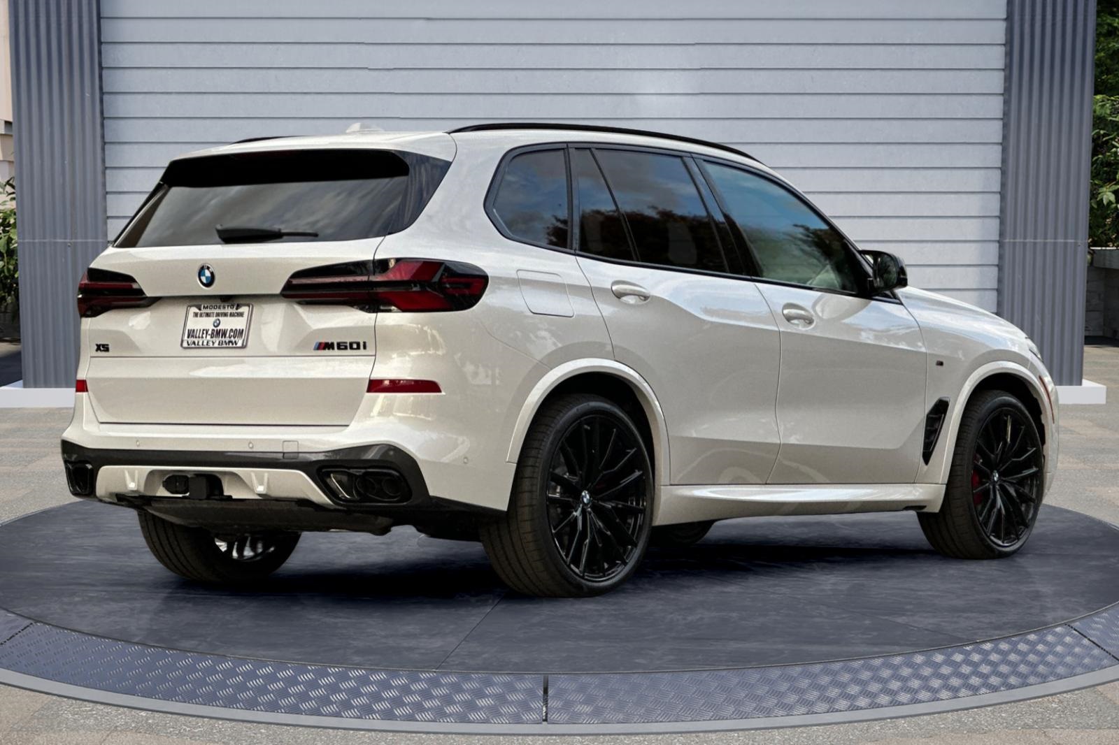 2026 Bmw X5 M60i photo 3
