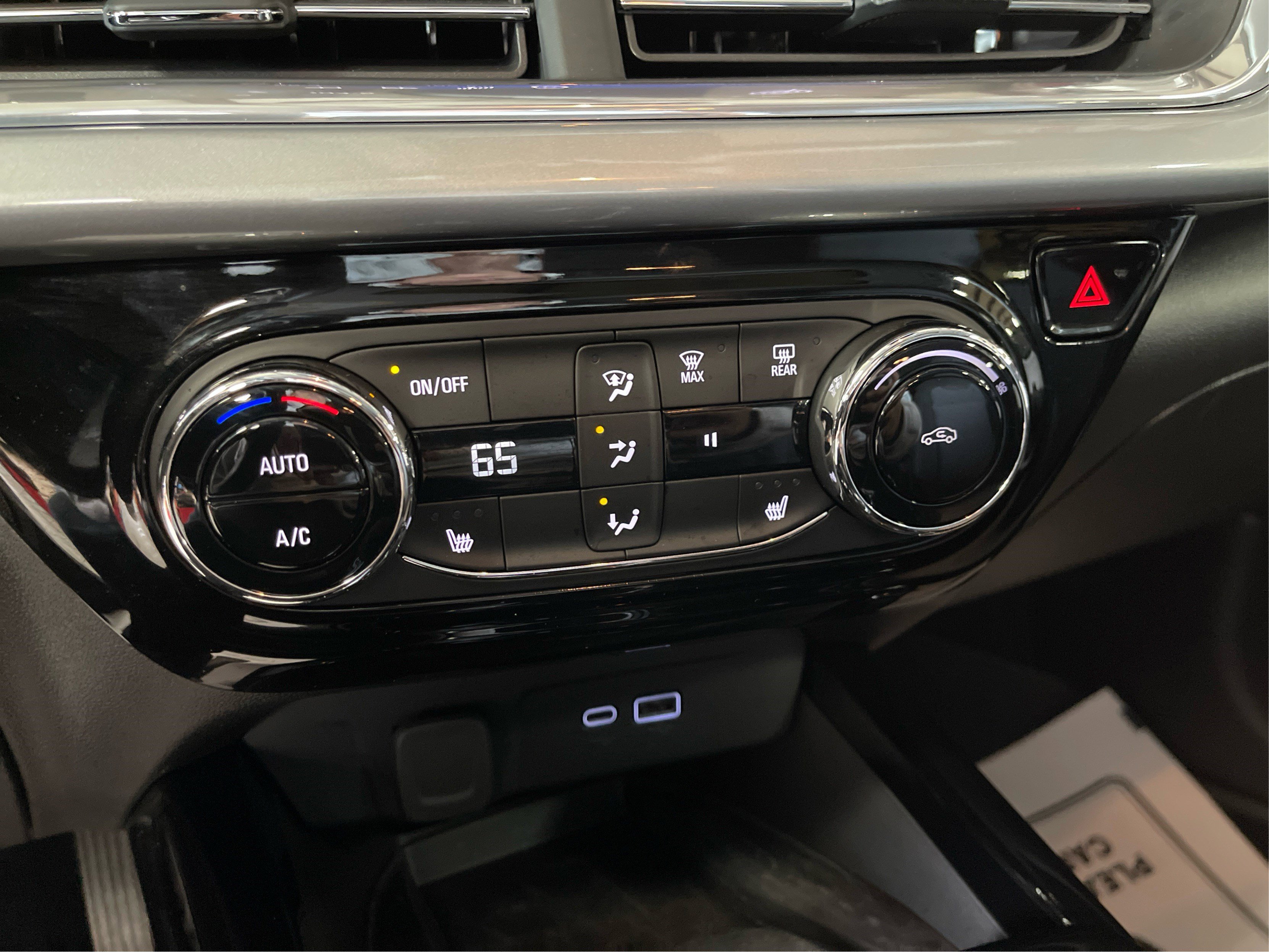 2024 Chevrolet Trax LT photo 18