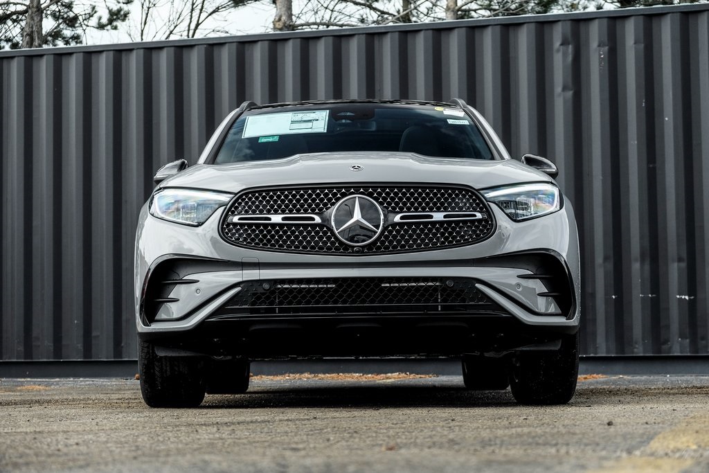 2025 Mercedes Benz GLC 350e 4MATIC photo 3