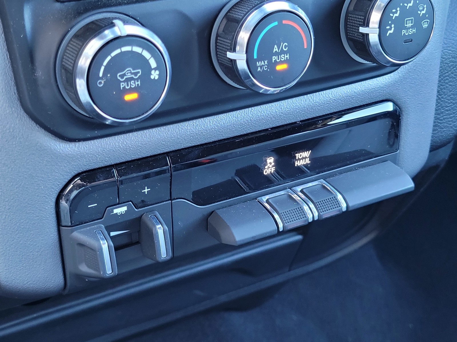 2024 Ram 2500 Big Horn photo 25