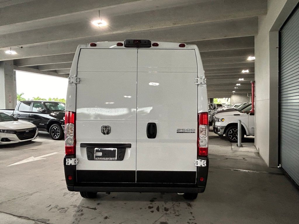2025 Ram ProMaster 2500 photo 3