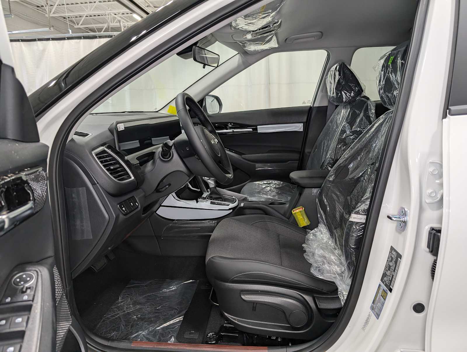2026 Kia Seltos S photo 2