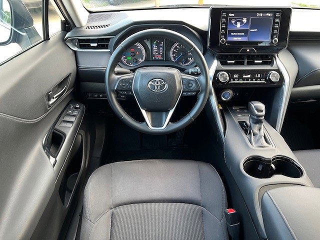 2021 Toyota Venza LE photo 24