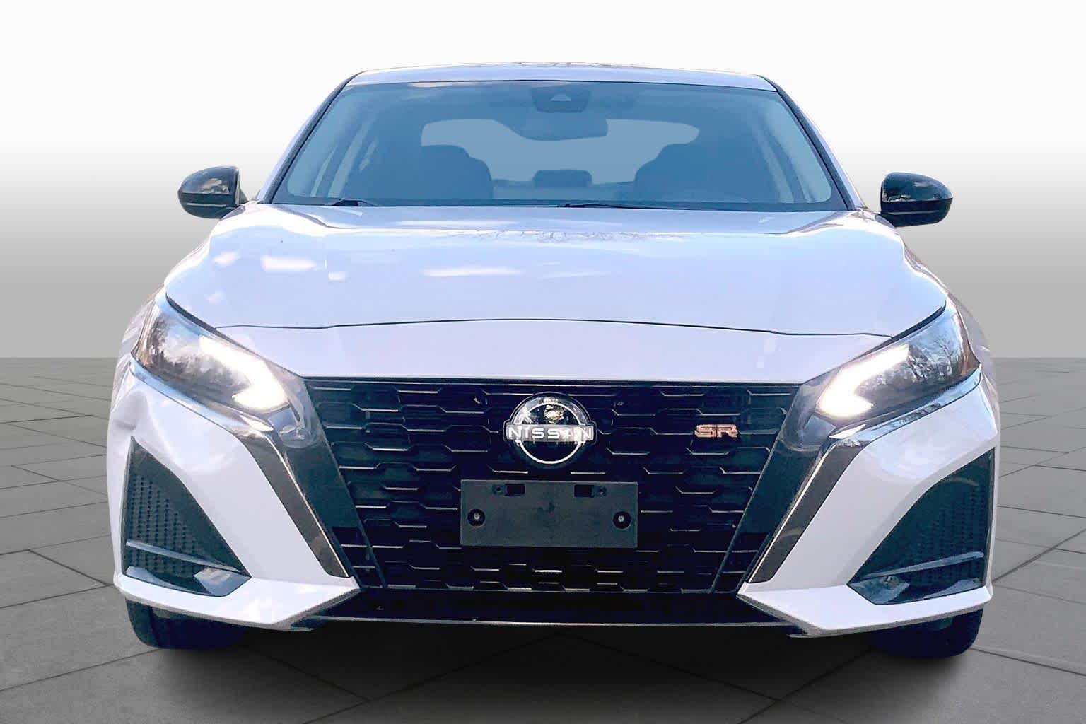 2024 Nissan Altima 2.5 SR photo 3