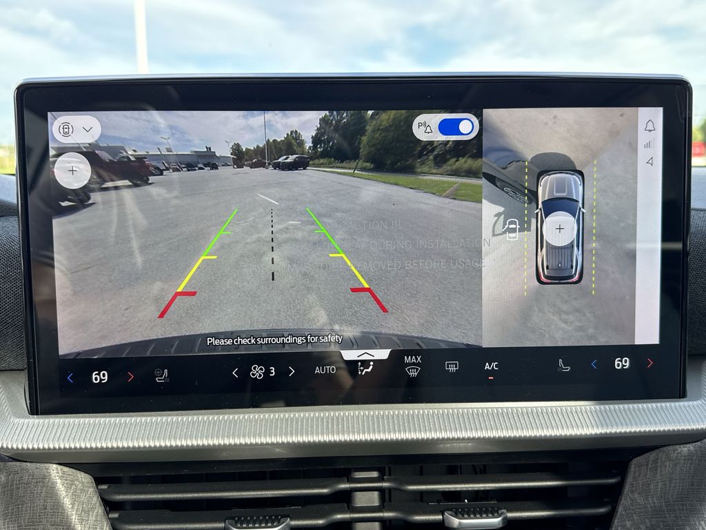 2025 Ford Explorer Platinum photo 23