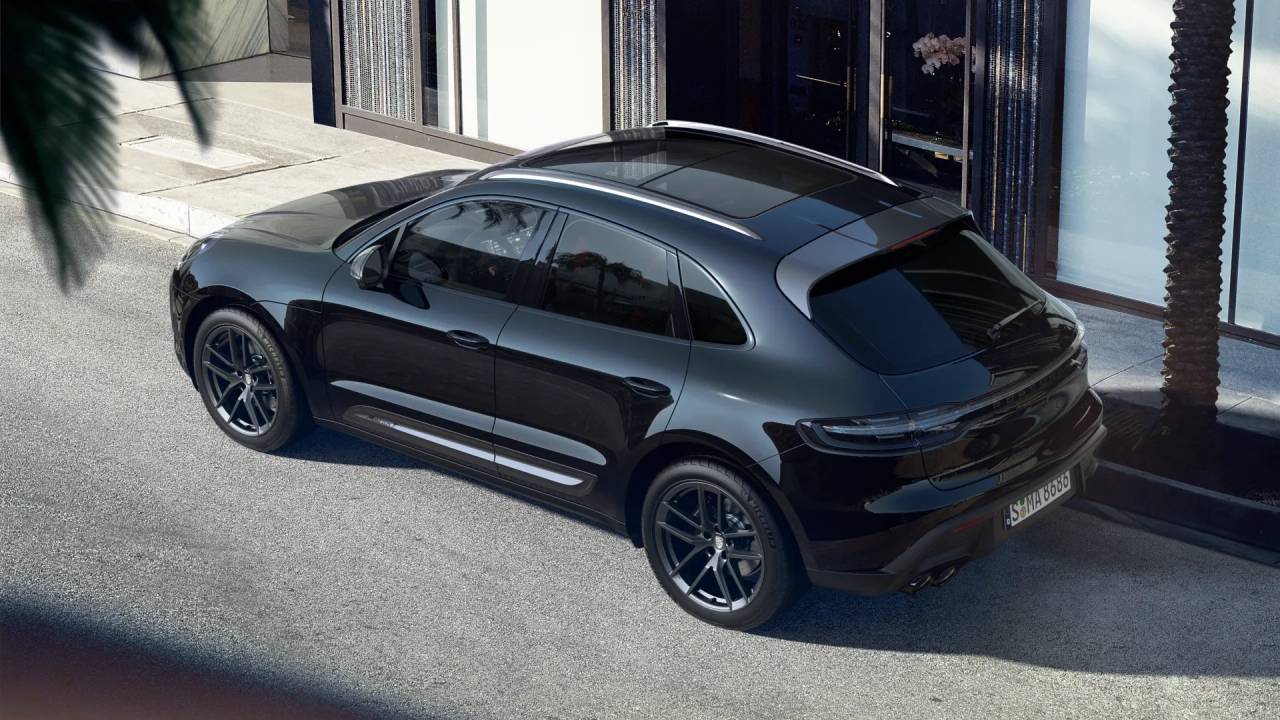 2025 Porsche Macan T photo 4