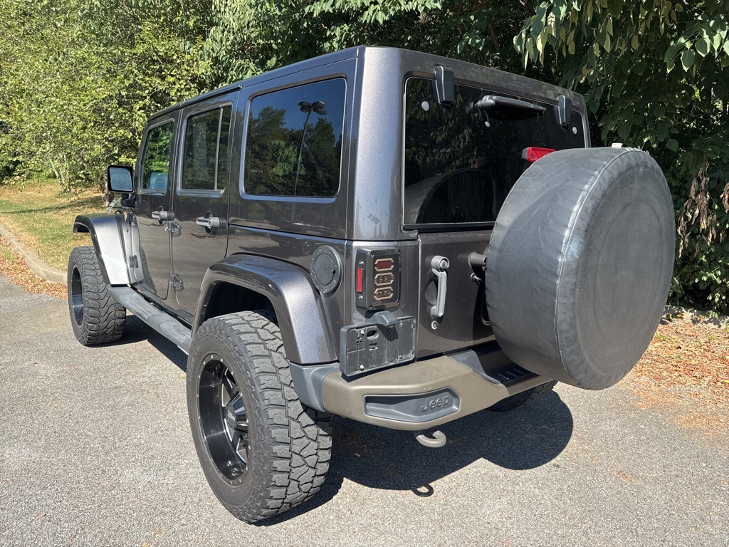 2017 Jeep Wrangler Unlimited Sahara photo 5