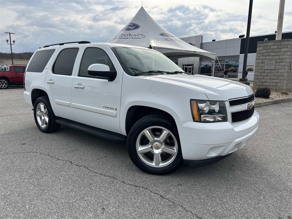 2007 Chevrolet Tahoe LTZ photo 2
