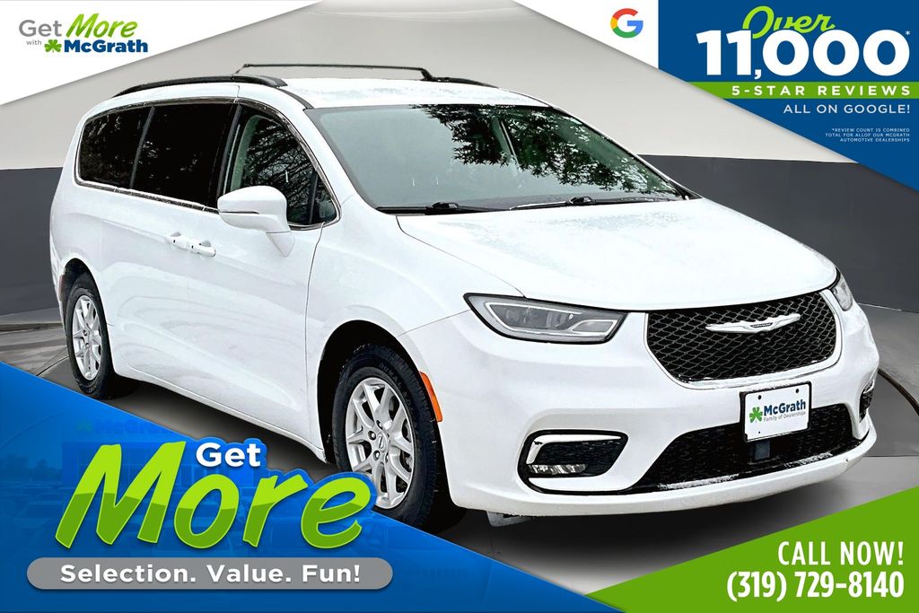 2022 Chrysler Pacifica Touring L's photo