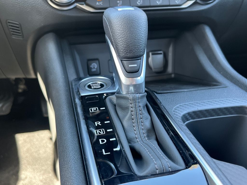 2025 Nissan Sentra SV photo 25
