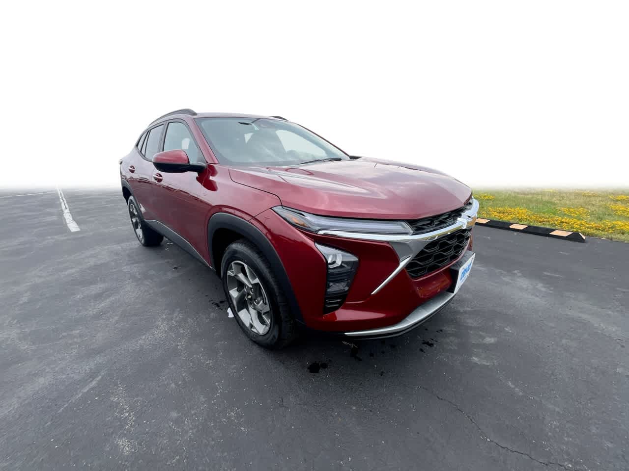 2025 Chevrolet Trax LT photo 2